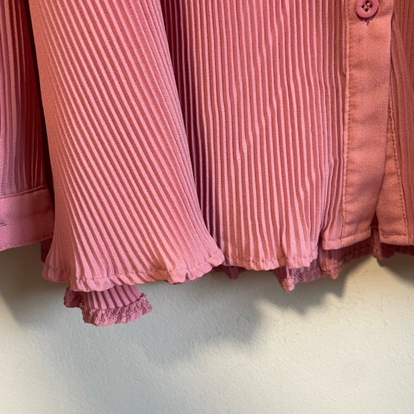 Pretty Little Things Plus Dusty Pink Plisse Button Front Oversized Shirt & Pants - Picture 11 of 15